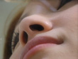 女性の鼻の穴動画